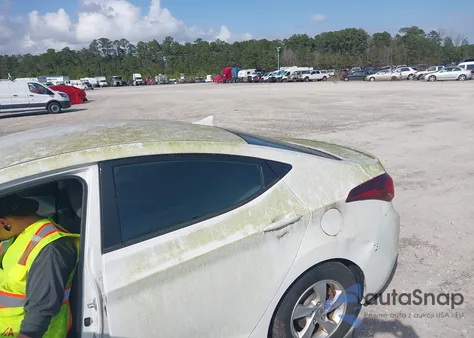 2014 Hyundai Elantra Se z USA, uszkodzony, nr VIN 5NPDH4AE7EH521867